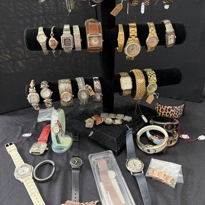 Sale Photo Thumbnail #43: Ladies Vintage and Modern watches