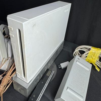 Sale Photo Thumbnail #426: Includes console, controllers, and games. Not tested. [JP]