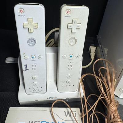 Sale Photo Thumbnail #425: Includes console, controllers, and games. Not tested. [JP]