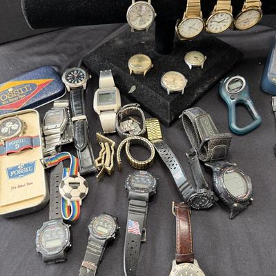 Sale Photo Thumbnail #49: Men’s Vintage and Modern Watches fossil and Addis and more.