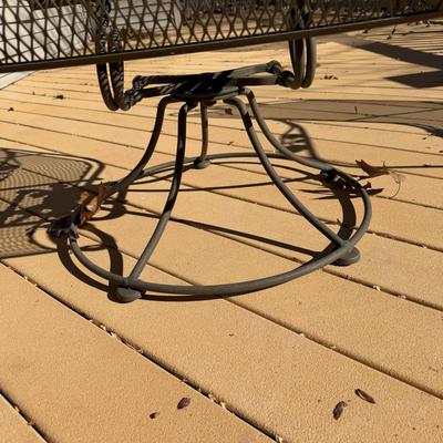 Metal Patio Table & Four Chairs (UD-MG)