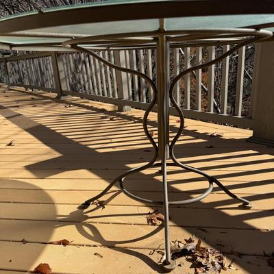 Metal Patio Table & Four Chairs (UD-MG)