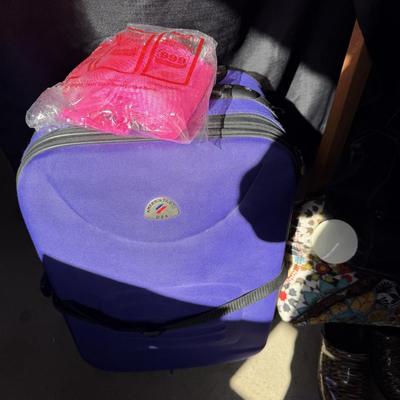 Sale Photo Thumbnail #82: Purses, Rollers, jewelry, yarn and more.