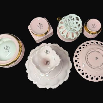 Sale Photo Thumbnail #480: Includes a compote, a trinket dish, an ashtray, and more. Total of seven pieces from various makers, including H&C. Pre-auction estimate: $100-$150. [RE]