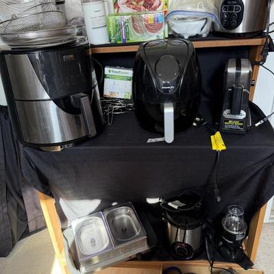 Sale Photo Thumbnail #104: 2 Air  Fryers, magic Bullet , Coffee Grinder, rice cooker, mini fry daddy, food saver accessories.