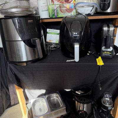 Sale Photo Thumbnail #105: 2 Air  Fryers, magic Bullet , Coffee Grinder, rice cooker, mini fry daddy, food saver accessories.