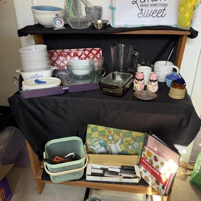 Sale Photo Thumbnail #131: Bowls, knives,silverware, corning ware, Pyrex, marble mortar & pestle, Bbq pan.