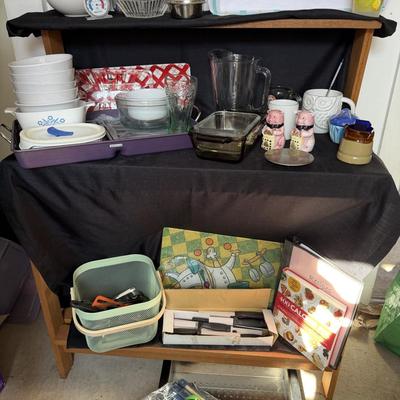 Sale Photo Thumbnail #132: Bowls, knives,silverware, corning ware, Pyrex, marble mortar & pestle, Bbq pan.