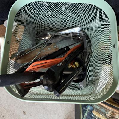 Sale Photo Thumbnail #136: Bowls, knives,silverware, corning ware, Pyrex, marble mortar & pestle, Bbq pan.