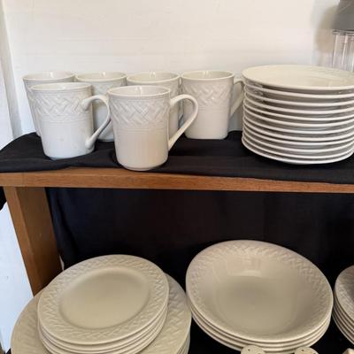 Sale Photo Thumbnail #157: Philippe Richard Trellus Dishes, 52 PC set
Salt and Pepper Shakers