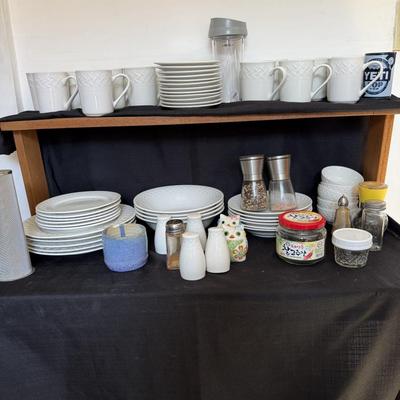 Sale Photo Thumbnail #154: Philippe Richard Trellus Dishes, 52 PC set
Salt and Pepper Shakers