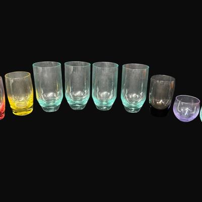 Sale Photo Thumbnail #538: Total of nine pieces. Measurement of largest: 5.5”H. Pre-auction estimate: $100-$150. [RE]