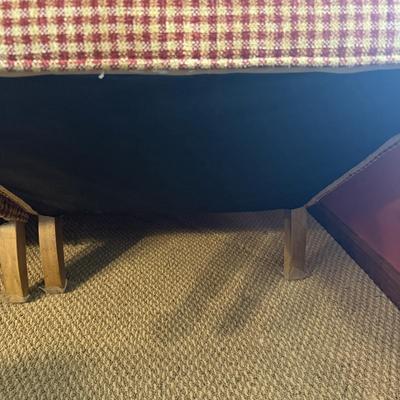 Pair of Highland House Chairs (BPR-MG)