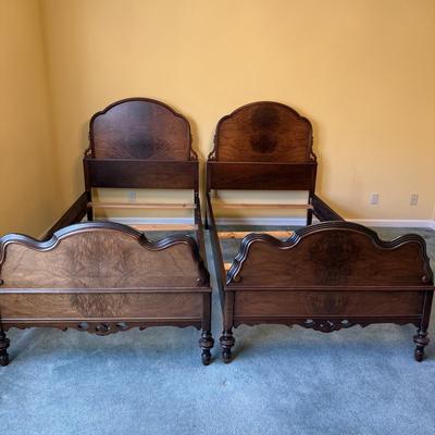 A Pair of Antique Twin Beds (BGB-SS)