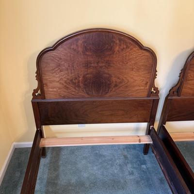 A Pair of Antique Twin Beds (BGB-SS)