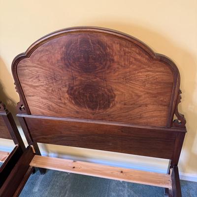 A Pair of Antique Twin Beds (BGB-SS)