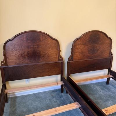 A Pair of Antique Twin Beds (BGB-SS)