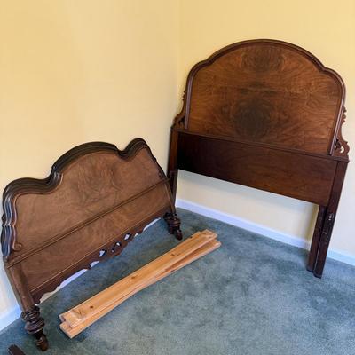 A Pair of Antique Twin Beds (BGB-SS)