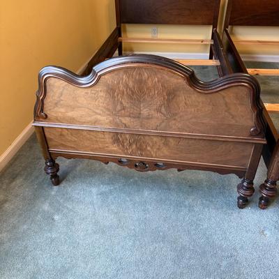A Pair of Antique Twin Beds (BGB-SS)