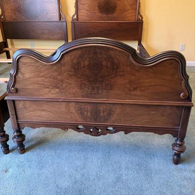 A Pair of Antique Twin Beds (BGB-SS)