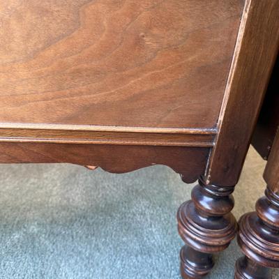 A Pair of Antique Twin Beds (BGB-SS)