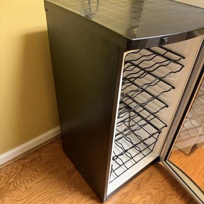 Bauer Wine Refrigerator (BL-MG)