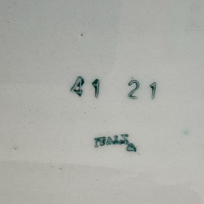 Sale Photo Thumbnail #604: Includes a Royal Worcester cake plate and server, Buckingham Palace English china, Herend Hungary hand painted coffee pot, and a Villeroy & Boch porcelain tea pot. Total of six pieces. Measurement of largest: 11” Diameter. [CS]