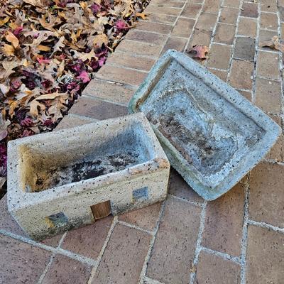 Cement Cottage Yard Art (BY-JS)