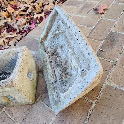 Cement Cottage Yard Art (BY-JS)