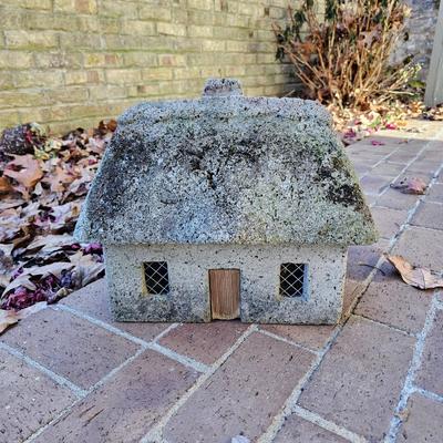 Cement Cottage Yard Art (BY-JS)