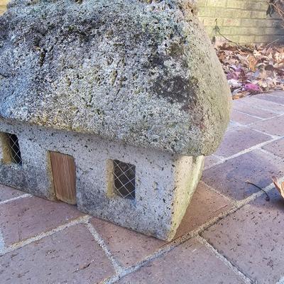 Cement Cottage Yard Art (BY-JS)