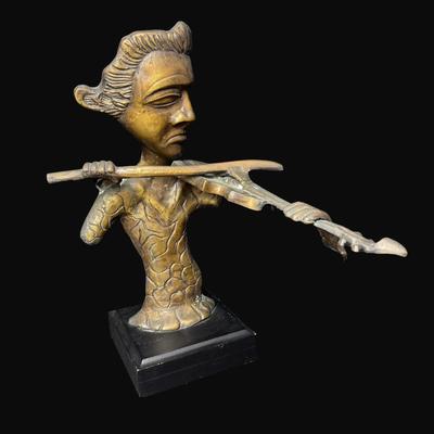 Sale Photo Thumbnail #660: Unsigned. Measurement: 13”H. [DR]