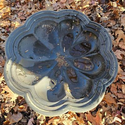 Scalloped Top Metal Bird Bath (BY-JS)