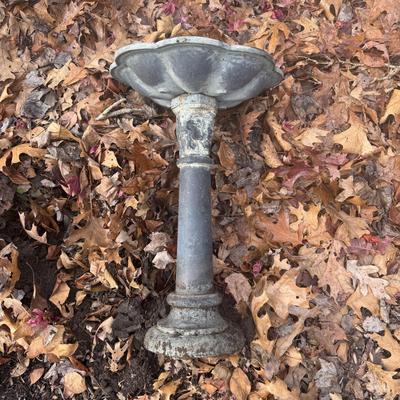 Scalloped Top Metal Bird Bath (BY-JS)
