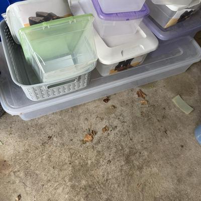Sale Photo Thumbnail #226: Plastic Storage Containers different Sizes.