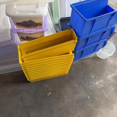 Sale Photo Thumbnail #228: Plastic Storage Containers different Sizes.