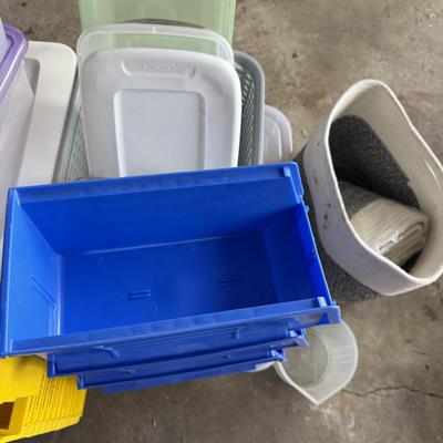 Sale Photo Thumbnail #230: Plastic Storage Containers different Sizes.