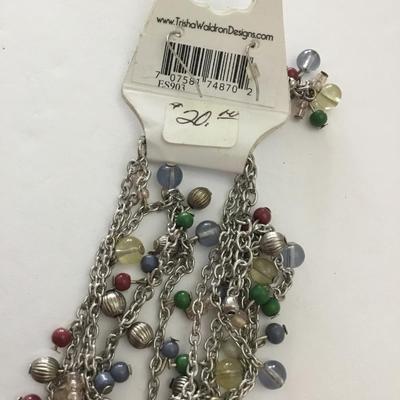 Beautiful Silvertone necklace and matching earrings