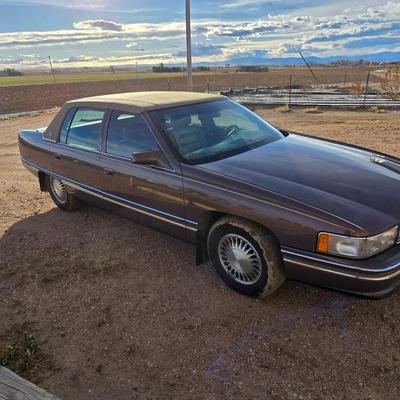 1994 Cadillac 6-person Passenger car - ninth-generation Cadillac DeVille sedan.211817 miles