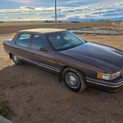 1994 Cadillac 6-person Passenger car - ninth-generation Cadillac DeVille sedan.211817 miles
