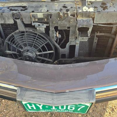 1994 Cadillac 6-person Passenger car - ninth-generation Cadillac DeVille sedan.211817 miles