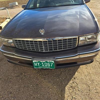 1994 Cadillac 6-person Passenger car - ninth-generation Cadillac DeVille sedan.211817 miles