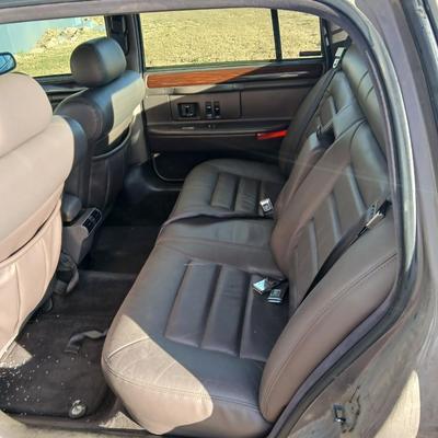 1994 Cadillac 6-person Passenger car - ninth-generation Cadillac DeVille sedan.211817 miles