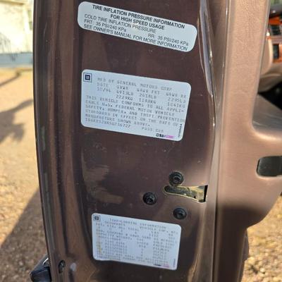 1994 Cadillac 6-person Passenger car - ninth-generation Cadillac DeVille sedan.211817 miles