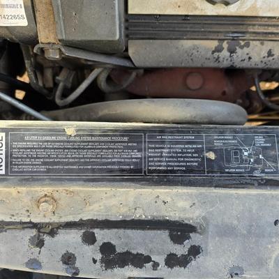 1994 Cadillac 6-person Passenger car - ninth-generation Cadillac DeVille sedan.211817 miles