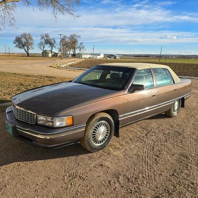 1994 Cadillac 6-person Passenger car - ninth-generation Cadillac DeVille sedan.211817 miles