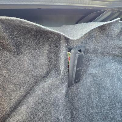 1994 Cadillac 6-person Passenger car - ninth-generation Cadillac DeVille sedan.211817 miles