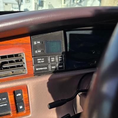 1994 Cadillac 6-person Passenger car - ninth-generation Cadillac DeVille sedan.211817 miles