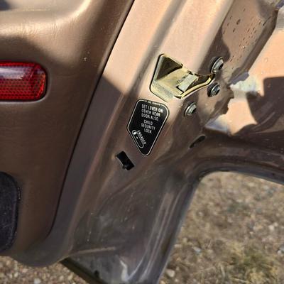 1994 Cadillac 6-person Passenger car - ninth-generation Cadillac DeVille sedan.211817 miles