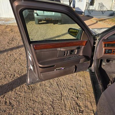 1994 Cadillac 6-person Passenger car - ninth-generation Cadillac DeVille sedan.211817 miles